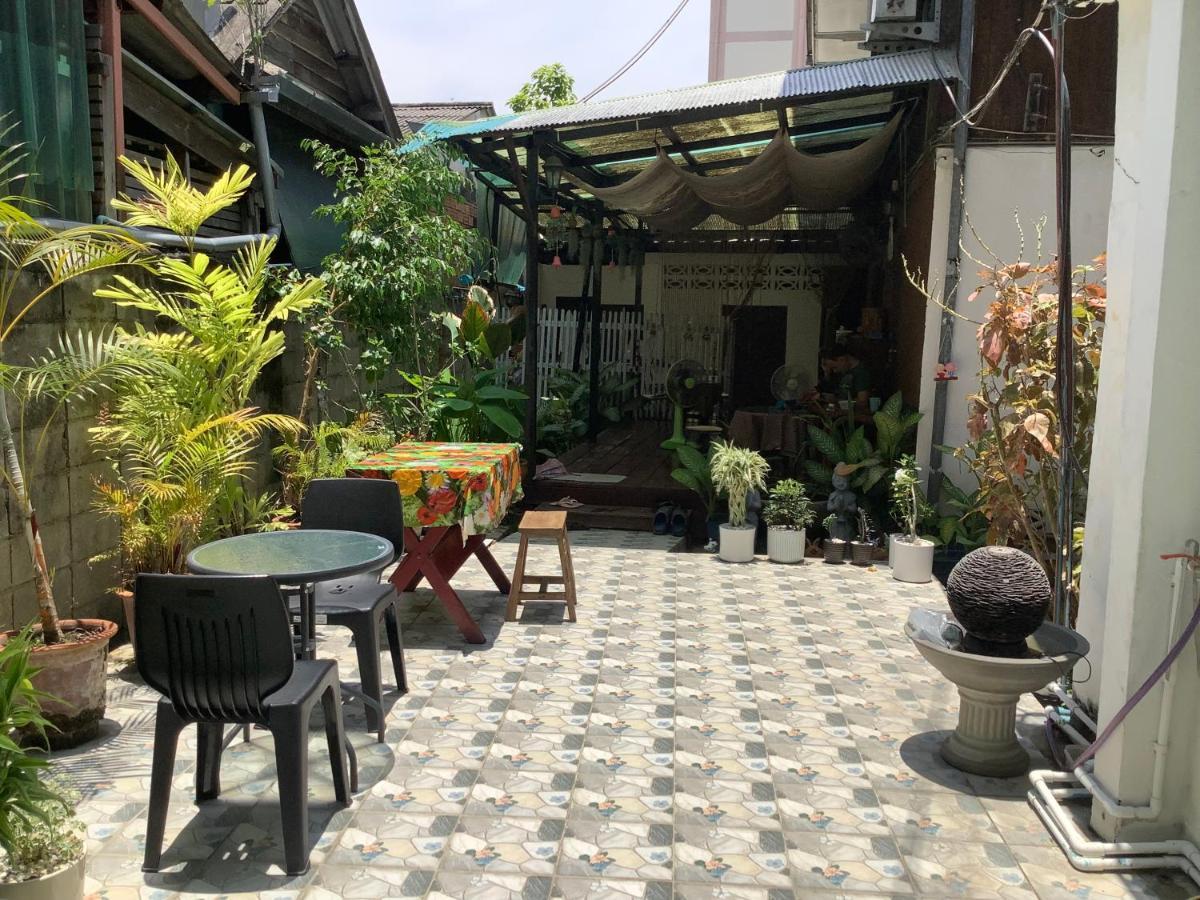 Tata Guesthouse Chiang Mai Exterior foto